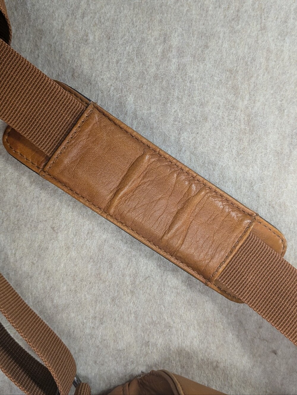 Kenneth Cole Leather Messenger Bag Briefcase Natural Tan Crossbody Work Laptop - Picture 13 of 16